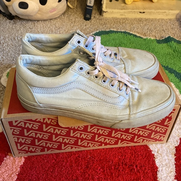 Custom vans with white laces with a little dirt - Picture 2 of 4